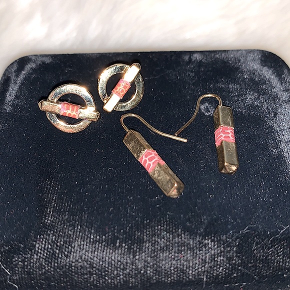 Vintage Tommy Hilfiger 2pc Matching Golden Post & Circle Earrings Jewelry Set - Picture 5 of 16